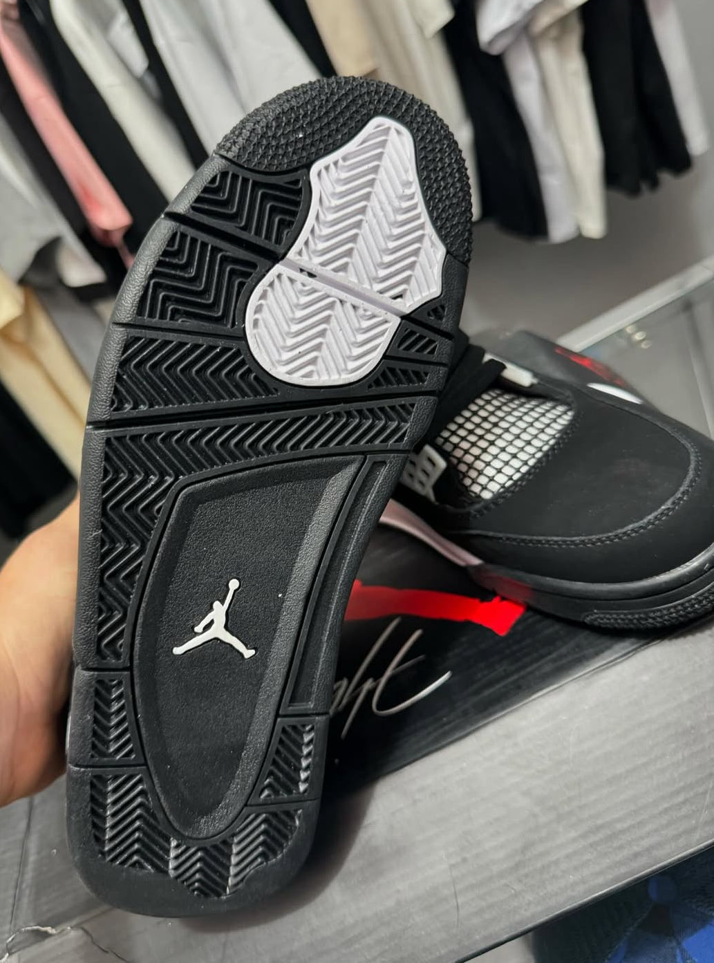 JORDAN 4
