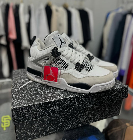 JORDAN 4