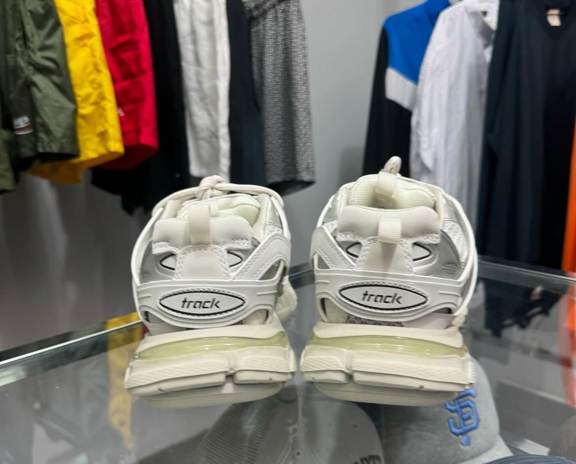 BALENCIAGA TRACK